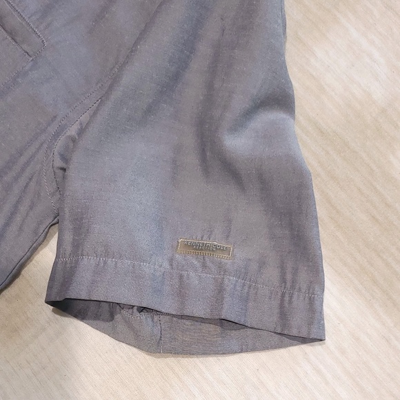 Kenneth Cole Reaction Vintage Button Short Sleeve Gray Silky Shirt Men Lg/Med - Picture 4 of 12